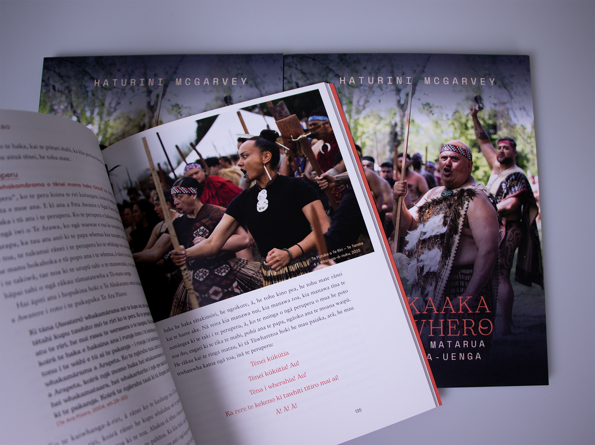 Te Akaaka Rauwhero: Te Rākau Matarua a Tū-mata-uenga